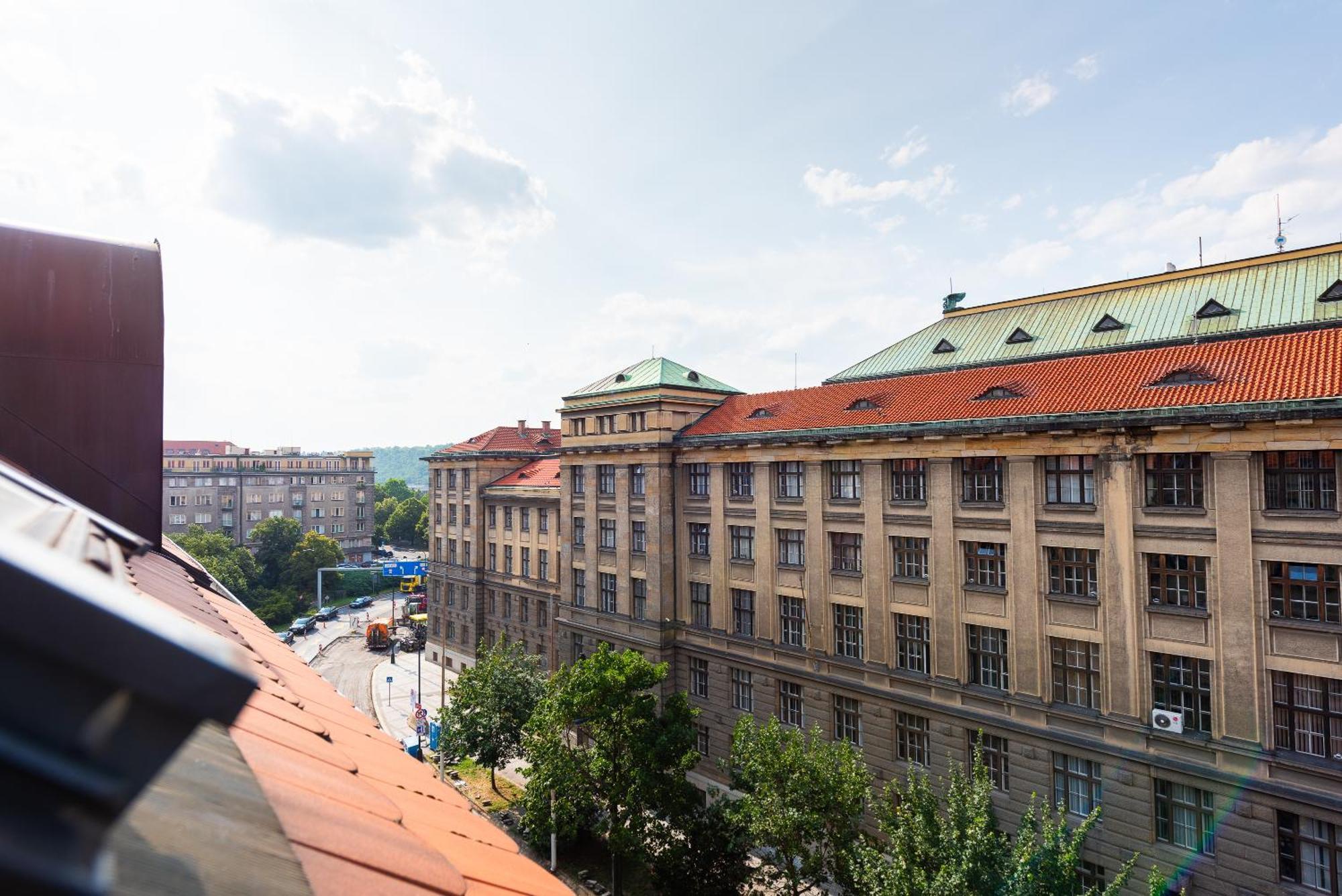 B.O.B. Klimentska Apartment Прага Екстериор снимка