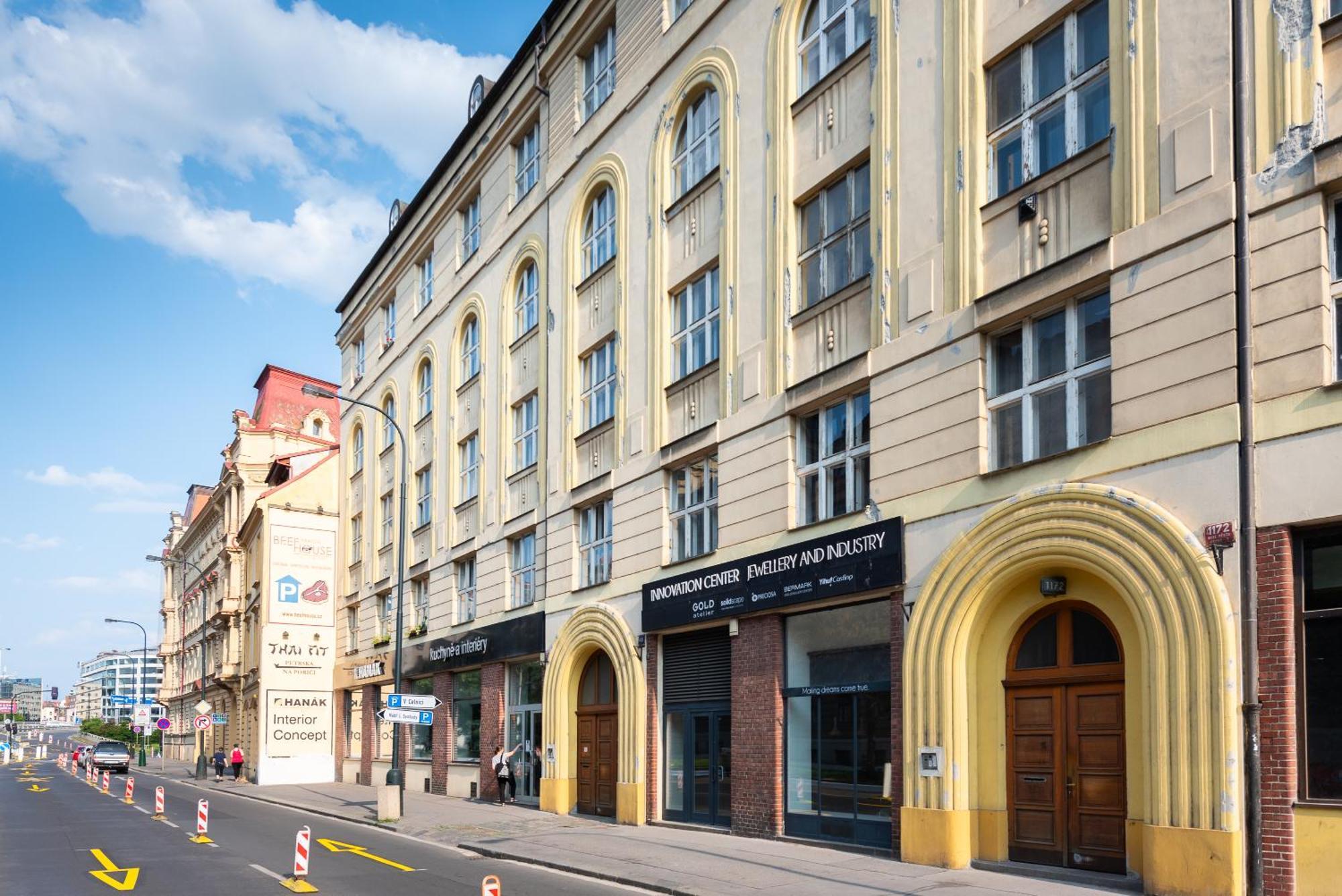 B.O.B. Klimentska Apartment Прага Екстериор снимка