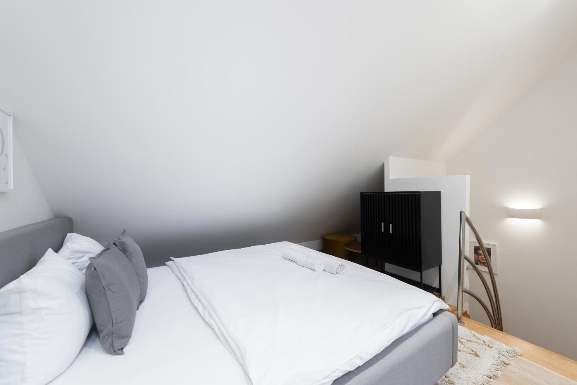 B.O.B. Klimentska Apartment Прага Екстериор снимка