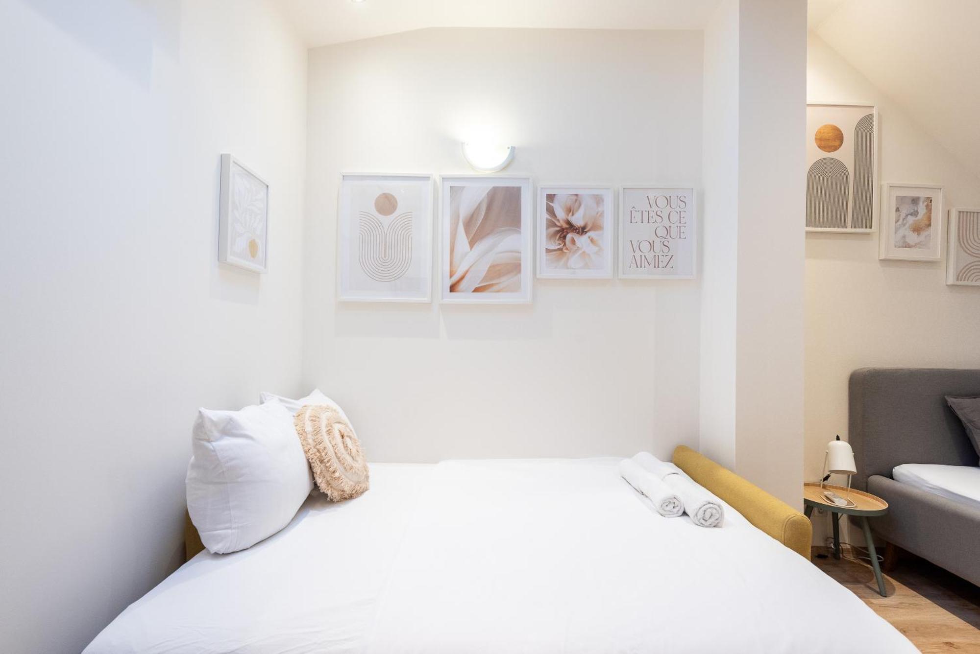 B.O.B. Klimentska Apartment Прага Екстериор снимка
