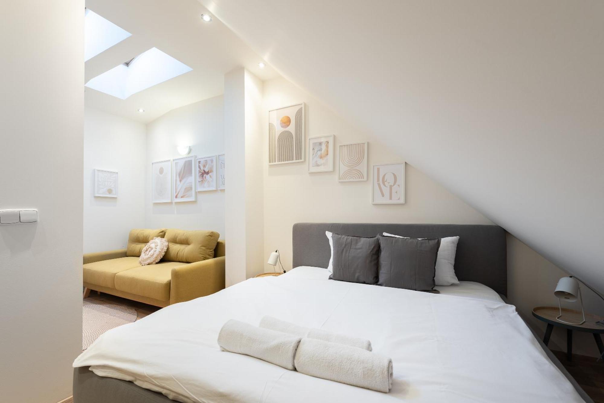 B.O.B. Klimentska Apartment Прага Екстериор снимка